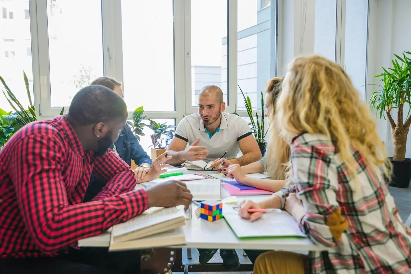 Совместная работа творческих студентов